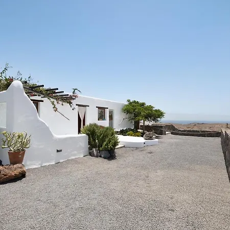 Romero Apartment *